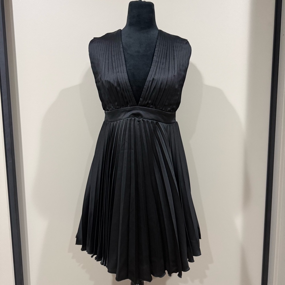 Abercrombie & Fitch Black Pleated V-Neck Mini Dress